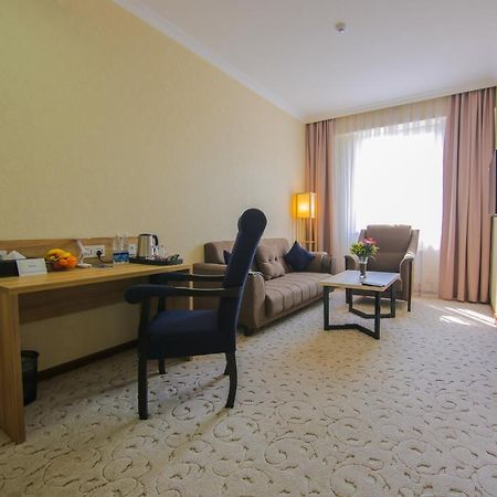 Rayan Hotel Oş Exterior foto