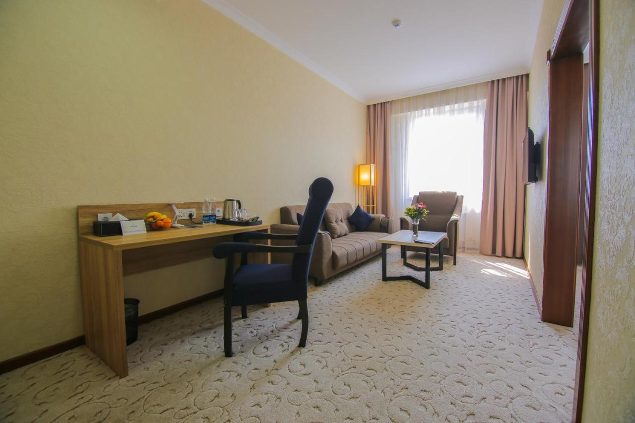 Rayan Hotel Oş Exterior foto